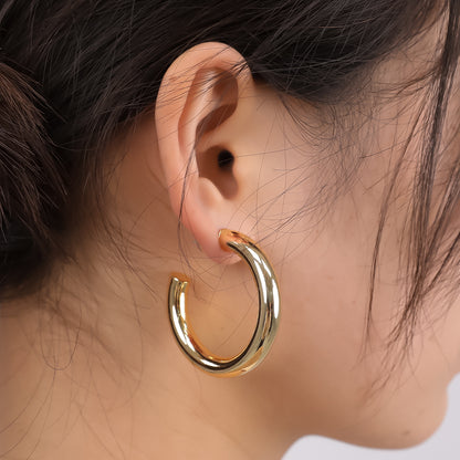 Simple Solid C-Shaped Jewelry Earrings Brass Plated with 14K Gold Hypoallergenic Steel Needle For Women & Ladies