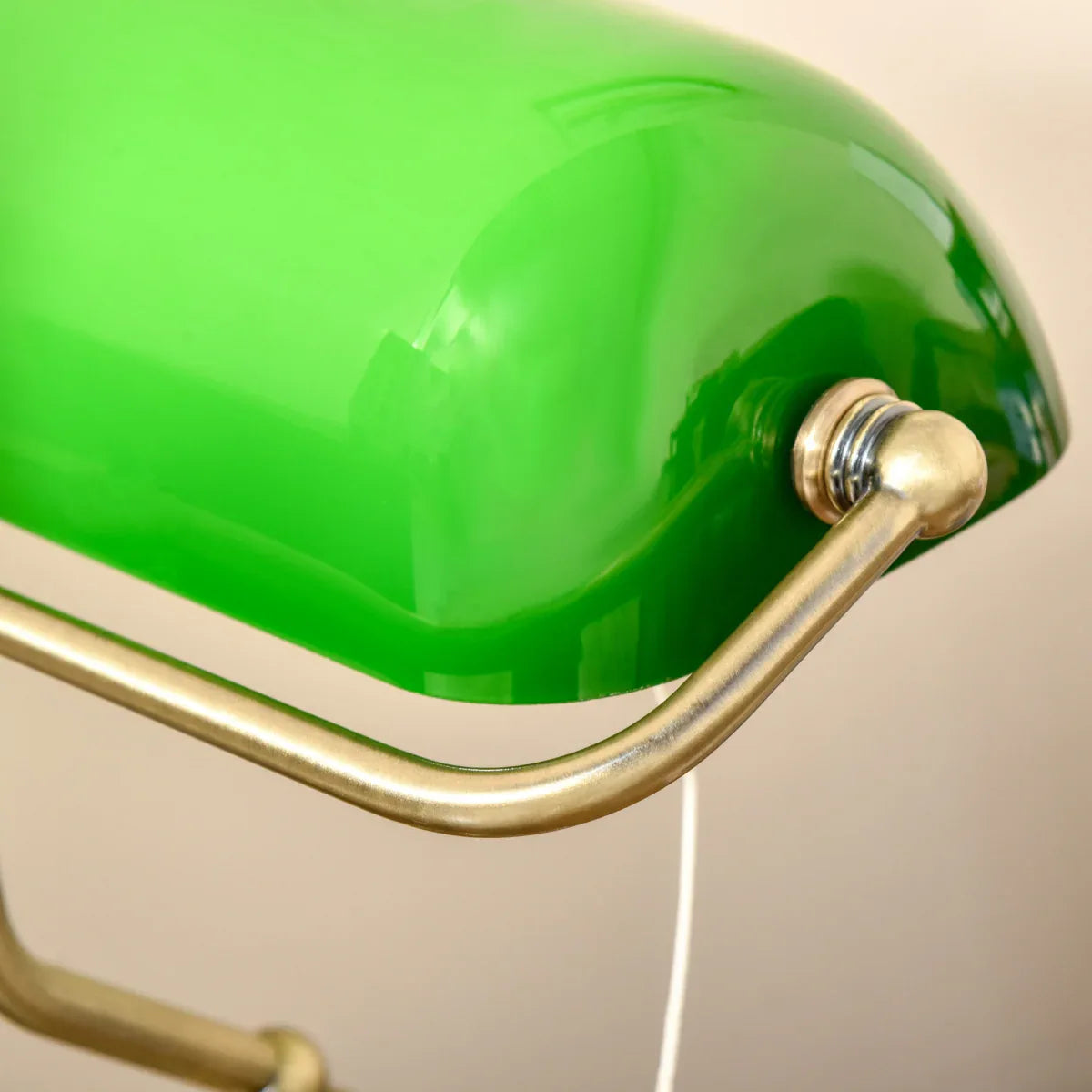 Antique Style Green Glass Banker's Desk Lamp – Brass Metal Base, Pull Chain Switch, Home & Office Lighting - Mode Blend