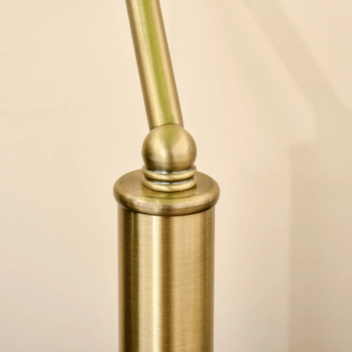 Antique Style Green Glass Banker's Desk Lamp – Brass Metal Base, Pull Chain Switch, Home & Office Lighting - Mode Blend