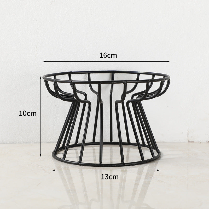 Minimalist pet bowl with stand, combining functionality and Nordic-inspired elegance